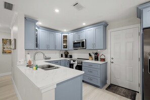 Fridge, microwave, oven, stovetop - Crystal Sands Villa 17 - Private Beach (Sarasota)