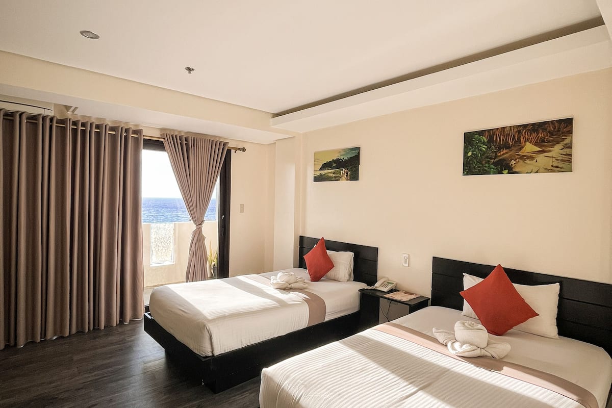 deluxe double or twin room, 2 double beds, ocean view | 1 bedroom, desk, soundproofing, free wifi