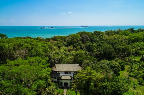 Beautiful open-air suite with large balcony & mountain views