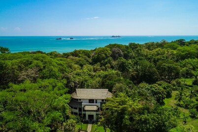 Beautiful open-air suite with large balcony & mountain views