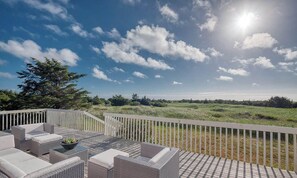 Property grounds - Wood Stove, HOT TUB, Peaceful, Near town NO PETS ALLOWED (Seahaven) (Long Beach)