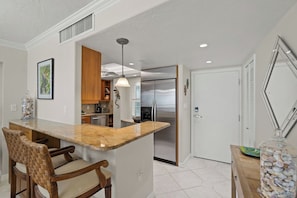 Interior - Crystal Sands Tower Unit 404 - Beachfront (Sarasota)