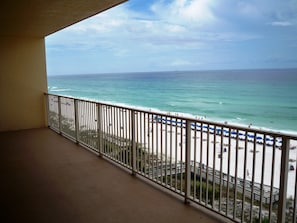 Property grounds - Georgeous 3 Bed Unit; Wrap-around Balc w/ Spect Views; Beach Chair Setup Incl. (Panama City Beach)
