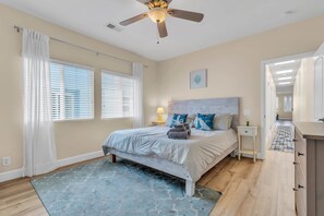 3 soverom, strykejern/-brett, wi-fi og sengetøy