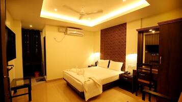 Rollaway beds, free WiFi