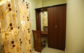 Rollaway beds, free WiFi