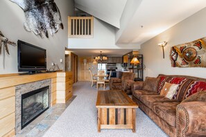 Télévision, cheminée