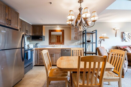 Viihtyisä huoneisto w / jaettu kylpytynnyri ja helppo pääsy Big Sky -hiihtokeskukseen!