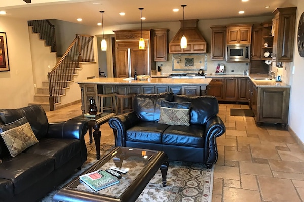 Family / Kitchen