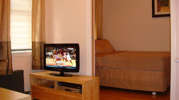 1 bedroom, desk, iron/ironing board, free WiFi - Close to Times Square! (New York)