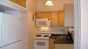 Coffee/tea maker, fridge, microwave, oven - Close to Times Square! (New York)