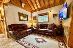 TV, DVD player, offices - Quiet Canyon and Starry Nights. 50 acre ranch just north of Glendale, Utah. Near (Glendale)
