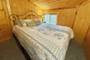 2 bedrooms, desk, iron/ironing board, travel crib