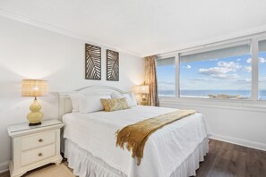 3 slaapkamers, een strijkplank/strijkijzer, gratis wifi, beddengoed