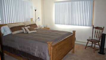 5 bedrooms, iron/ironing board, WiFi, bed sheets