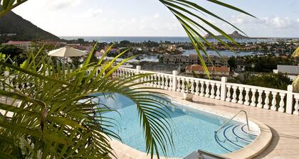 2 Luxurious, Modern 1 bed Suites with Stunning Ocean/Marina Views@amazing prices