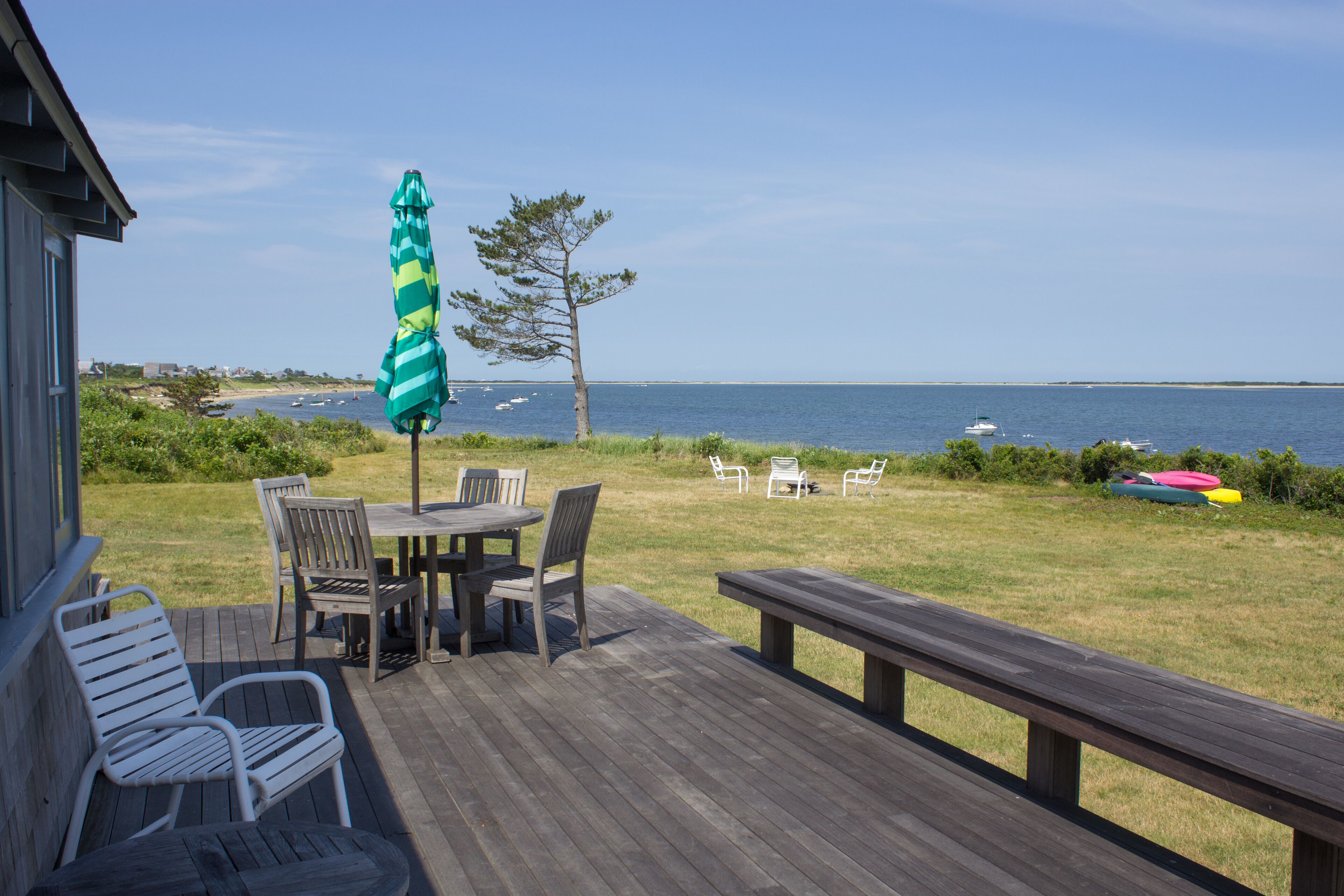 Beachfront Cottage with Amazing Views, Sunsets & Quiet Setting