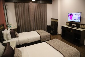 Luxury Double Room, 1 Double Bed, Non Smoking, City View | View from room