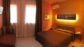 Minibar, Schreibtisch, Verdunkelungsvorhänge, schallisolierte Zimmer