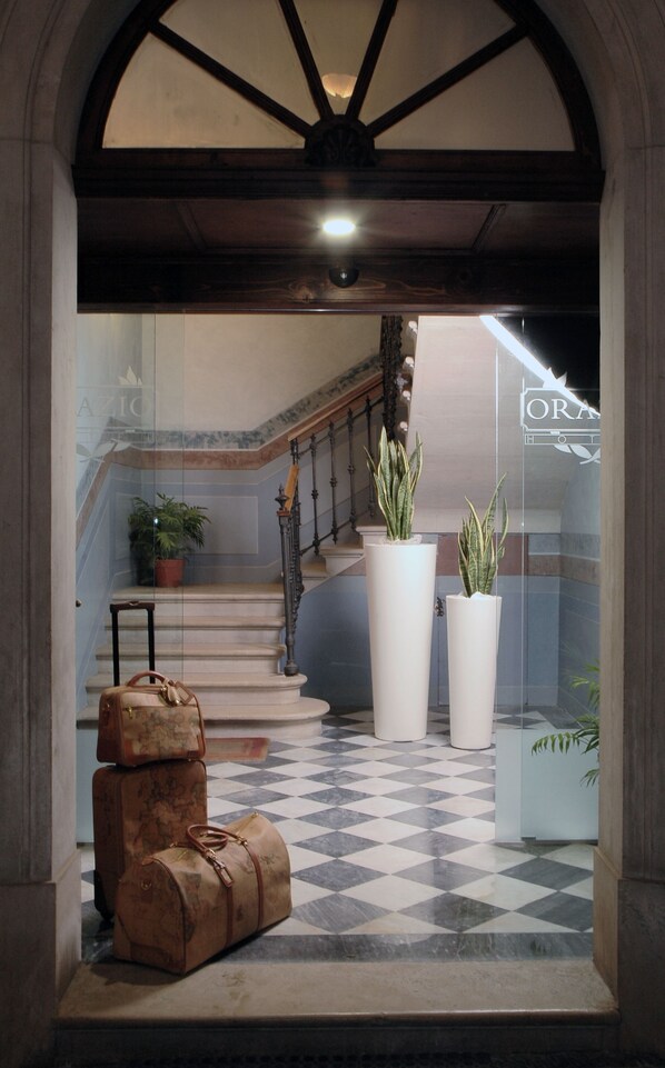 Interior entrance - Hotel Orazio (Venosa)