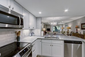 Fridge, microwave, oven, stovetop - NEW RENOVATIONS! Beach Wood Condo In Resort Offers Updated Convenience! (Fernandina Beach)