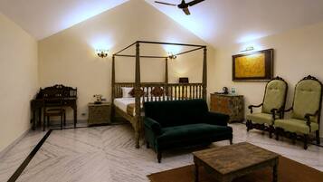 Classic Room, Garden View | 1 bedroom, premium bedding, in-room safe
