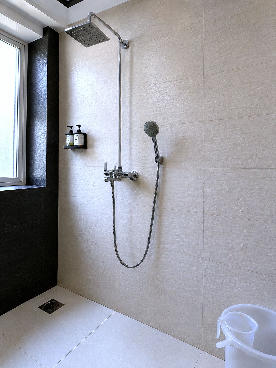 Premium Villa, 1 King Bed, Accessible | Bathroom | Shower, free toiletries, hair dryer (on request), bathrobes