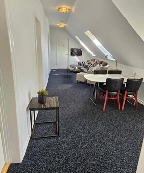 Double or Twin Room, Shared Bathroom | Living area - Bed and Breakfast Phønix (Holstebro)