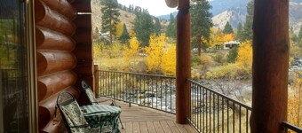 Tømmerhytte på laks, fiske, fotturer, terrengkjøring, 50 minutter til ski