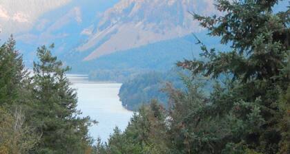 Shellrock Cabin with Columbia River View