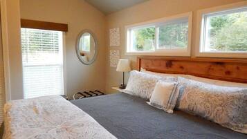 1 bedroom, desk, iron/ironing board, free WiFi