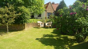 Suite, Garden View (Cottage Suite) | Property grounds