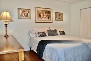 2 chambres, fer et planche à repasser, Wi-Fi gratuit, draps fournis