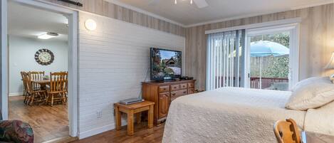 4 habitaciones, escritorio, tabla de planchar con plancha y wifi