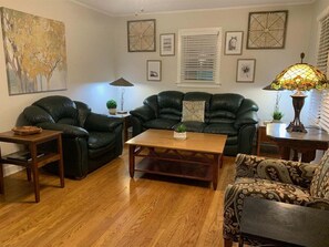 TV - Spacious 4BR getaway in downtown Brevard, perfect for family adventures! (Brevard)