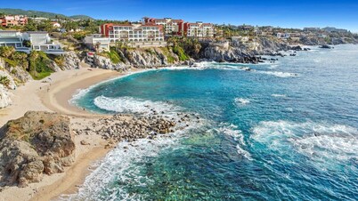  Hear The Waves Oceanfront Penthouse