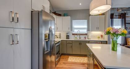 The East Nashville Getaway. New home w/upgraded amenities, minutes to Broadway!