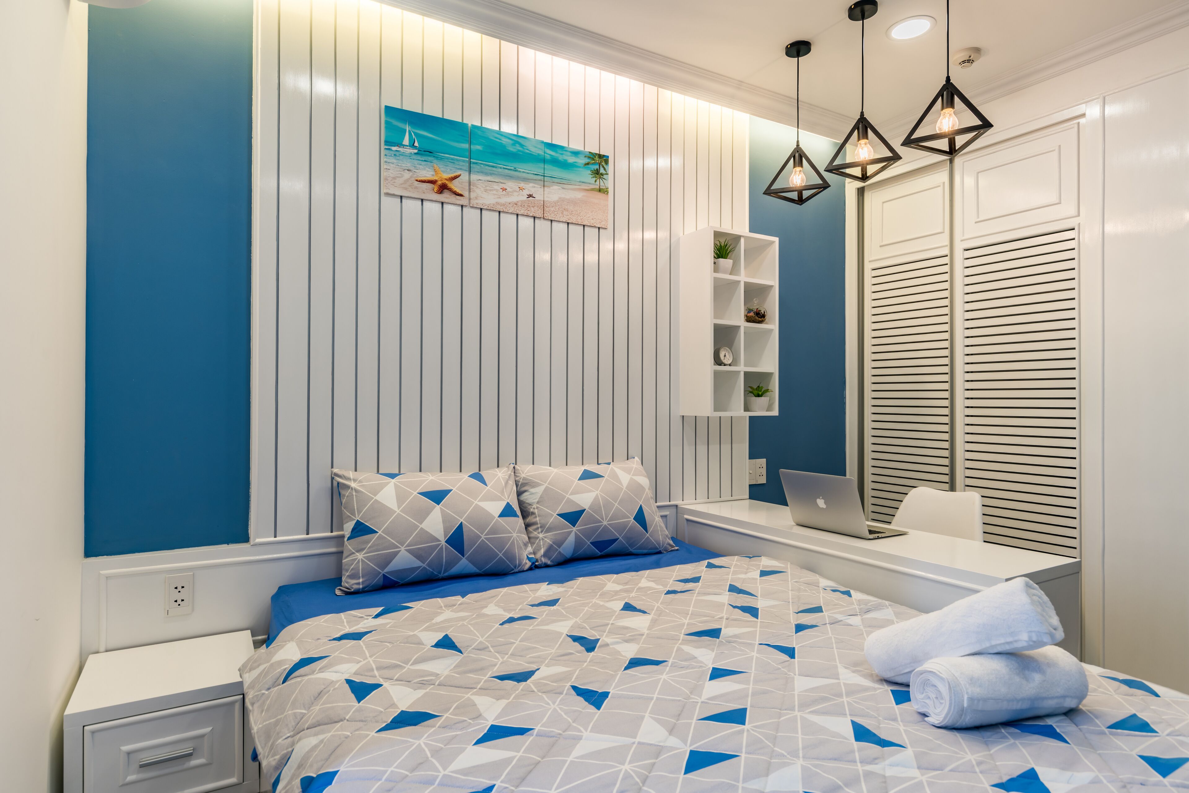 Iron/ironing board, Internet, wheelchair access