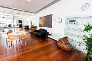 Desayuno continental incluido todos los días 