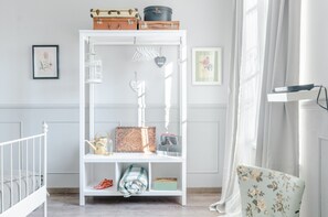 雙人房, 1 張加大雙人床, 花園景 | 迷你吧、隔音、熨斗/熨衫板、免費 Wi-Fi