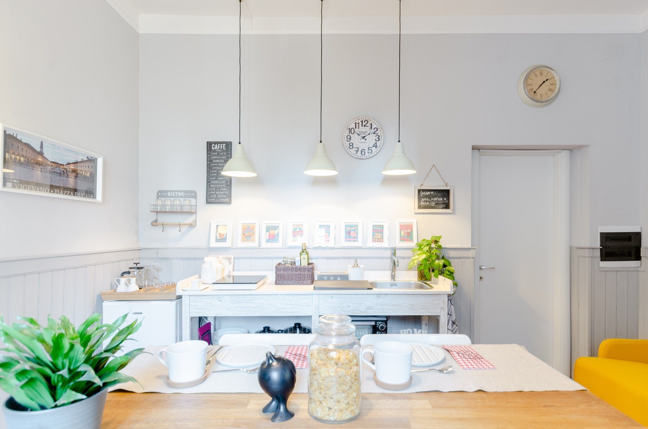 Petit déjeuner en libre-service compris tous les jours