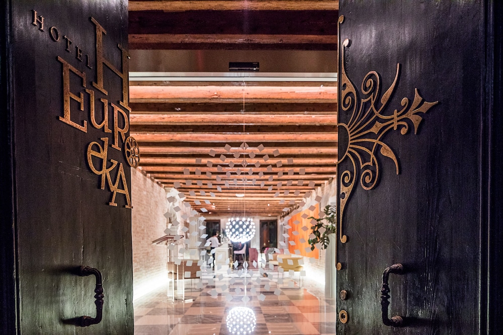 Hotel Heureka by null