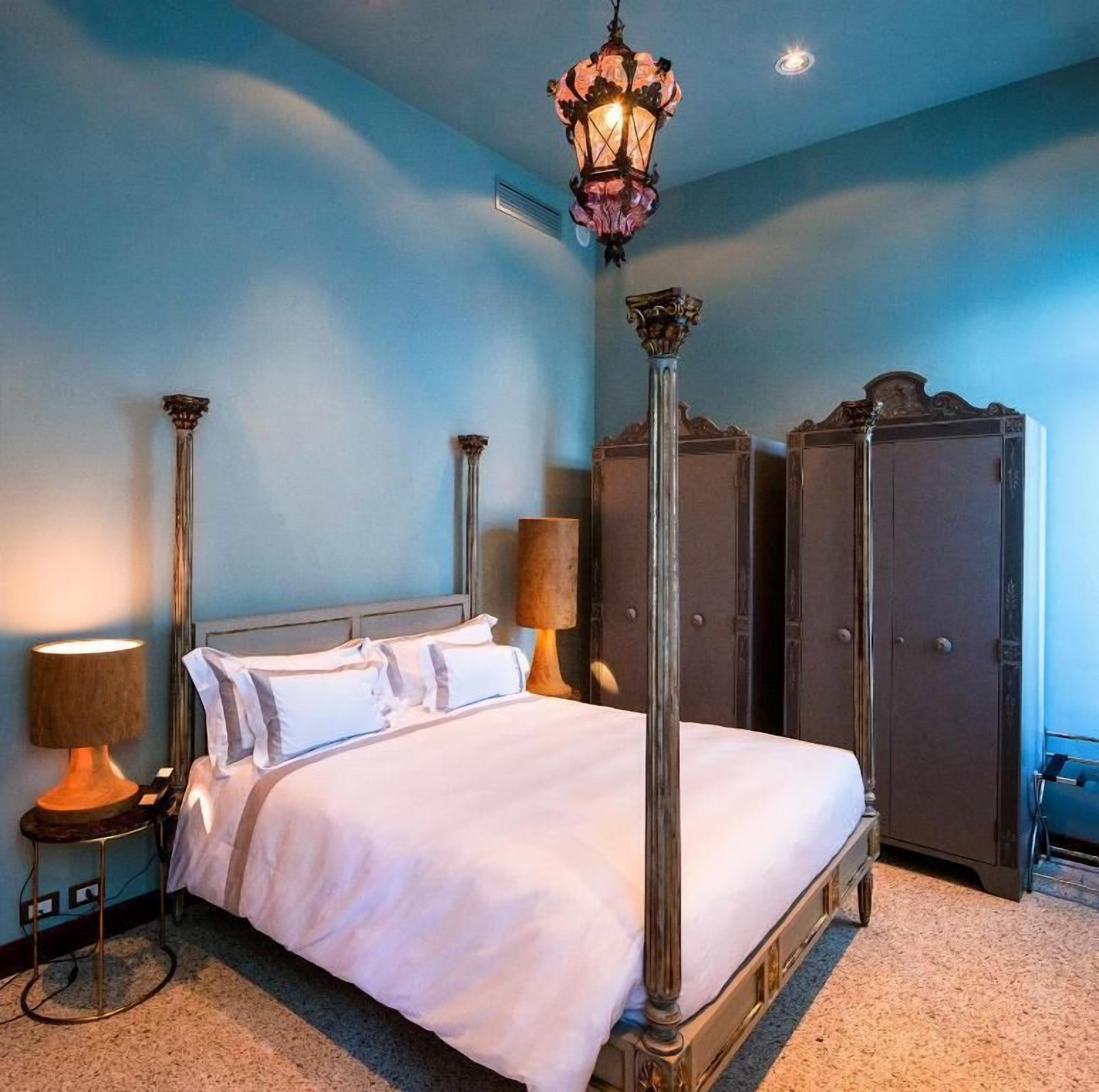 In-room safe, free WiFi