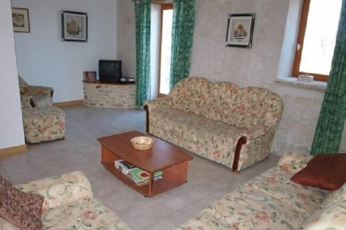 House (Grange) | Living room