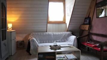 Suite, 2 Bedrooms | Living room