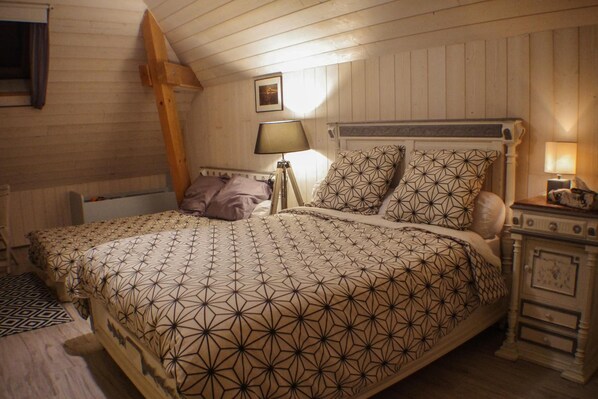 Individually decorated, individually furnished, soundproofing