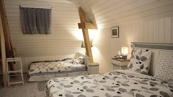 Suite, 2 Bedrooms | Individually decorated, individually furnished, soundproofing