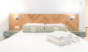 Deluxe Apartment, 1 Bedroom | Down comforters, soundproofing, iron/ironing board, free WiFi - APARTAMENTOS SOHO BOUTIQUE PLAZA MAYOR (Cáceres)