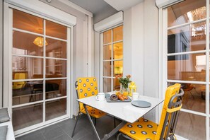 Deluxe Apartment | Balcony - Downtown Apartment - LoftAffair (Kraków)