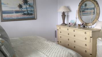 Comfort Apartment, Non Smoking | 2 bedrooms, individually decorated, individually furnished, desk